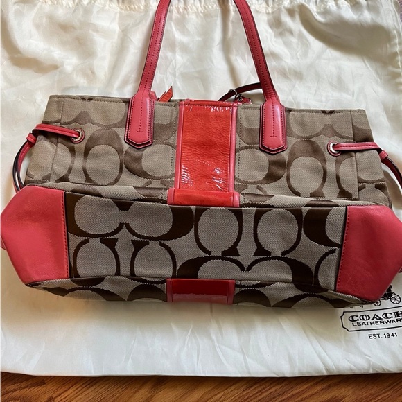 Coach - Picture 2 of 4